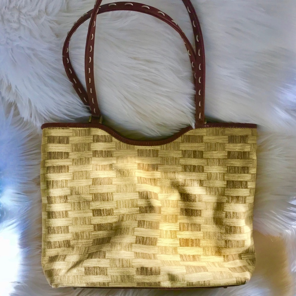 Isabella Fiore Rose Beaded Vintage Shoulder Bag - Picture 5 of 12